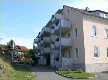 Umbau und Neubau Seniorenwohnheim Balkonanlagen: Beläge und Abdichtung, Haustür, Rolläden